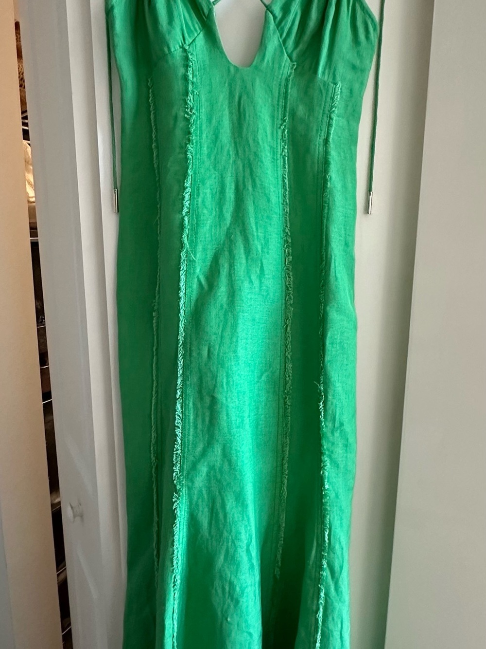 Green Spaghetti-Strap Maxi Dress with Keyhole Neckline - Picture 2 of 7